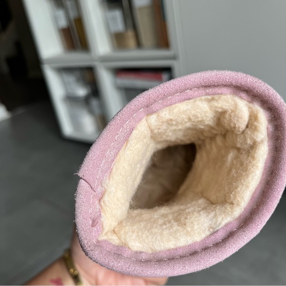 BEARPAW | Pink Glitter Suede Boot with wool lining Toddler size 9 - Picture 8 of 9